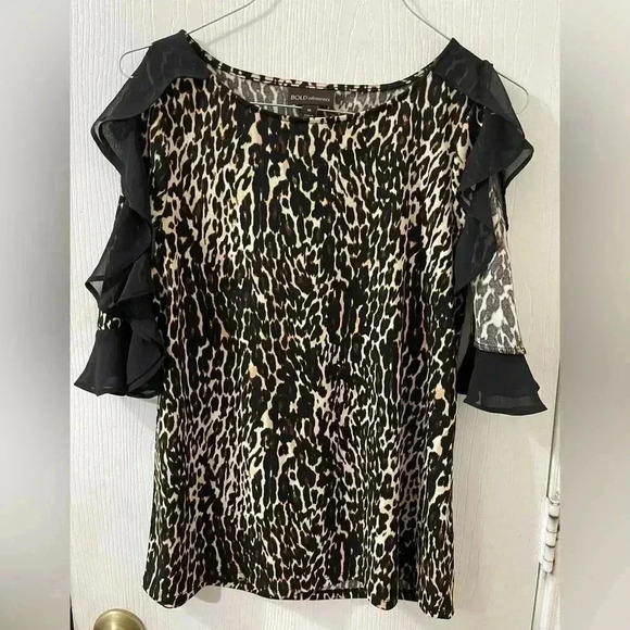 Tops - Bold Elements leopard print ruffle sleeves M